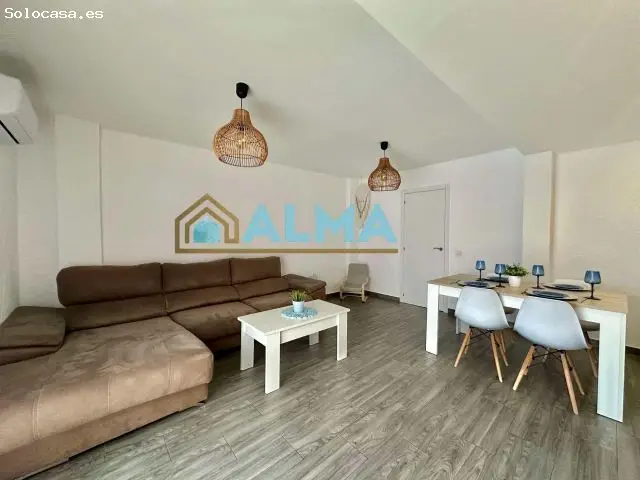 Chalet Adosado Reformado con Gran Garaje y Patio en San Garcia