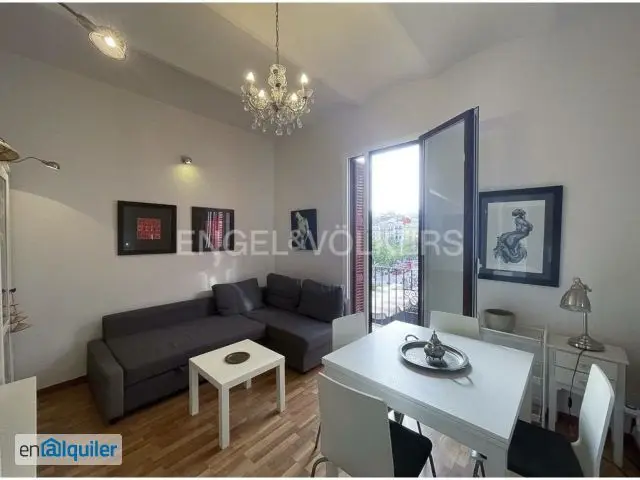 Alquiler Piso Eixample: Apartamento 3 Dormitorios con Vistas a la Sagrada Familia