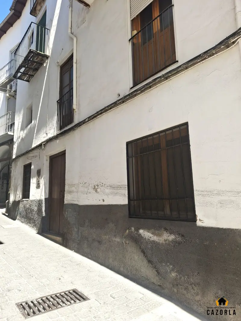 Casa en Venta Cazorla 2 Dormitorios 90m2  Para Reformar