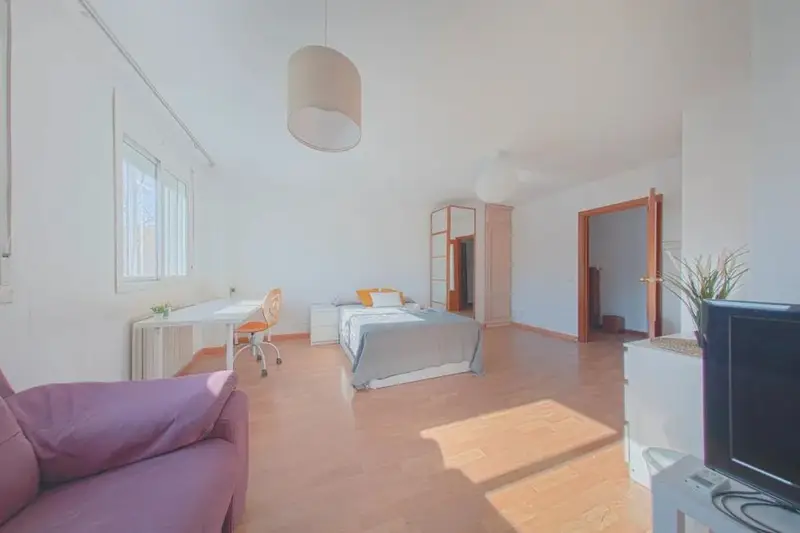 Apartamento en Alquiler Madrid 1 Dormitorio 1 Ba
jo