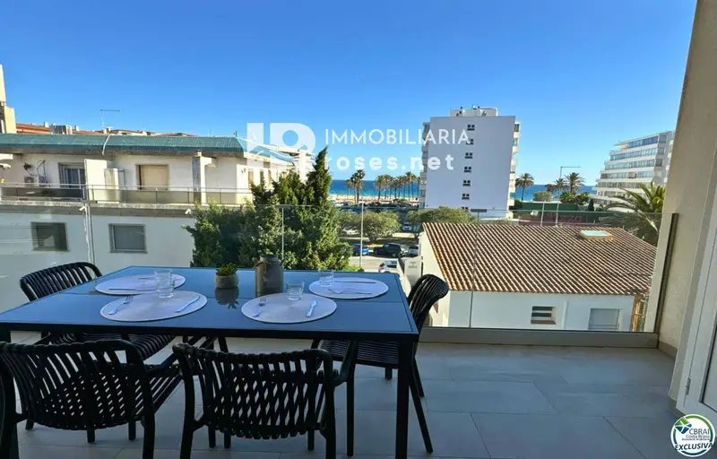 Apartamento en Santa Margarida Roses con Vistas al Mar y Piscina