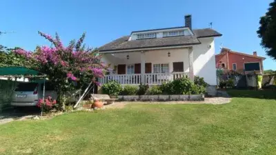 Chalet en venta cerca de playa Gandarío