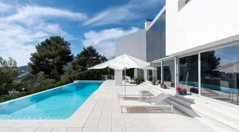 Venta Villa de Lujo Cala Sant Francesc 850m2 Spa Piscina Vistas al Mar