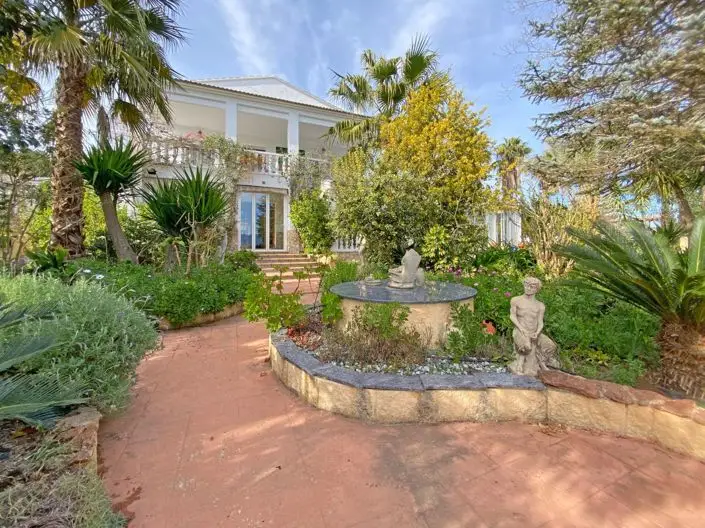 Villa de Lujo con 9 Dormitorios en Venta Benigánim