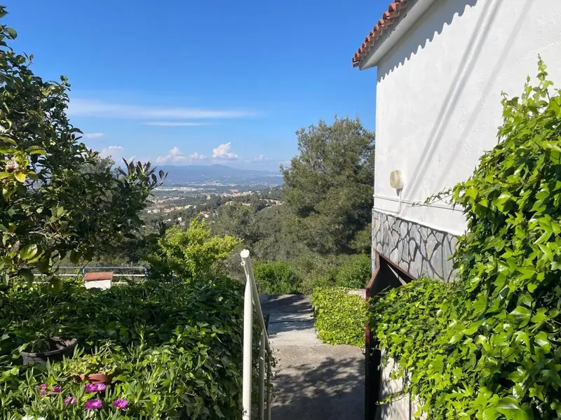 Casa con piscina en Martivell Gelida