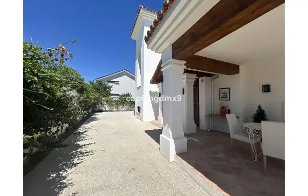 Villa en San Pedro 5 Dormitorios 450m2 Primera Linea de Playa