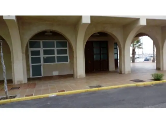 Alquiler Local Comercial Almerimar Zona Puerto 250m2