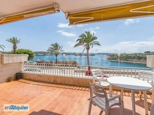 Piso en Planta Baja con Terraza y Vistas al Puerto en Mahón