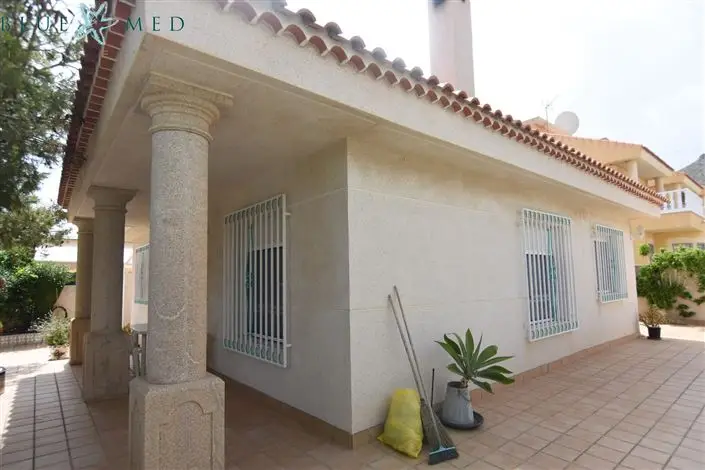 Villa 3 Dormitorios en Venta 135m²