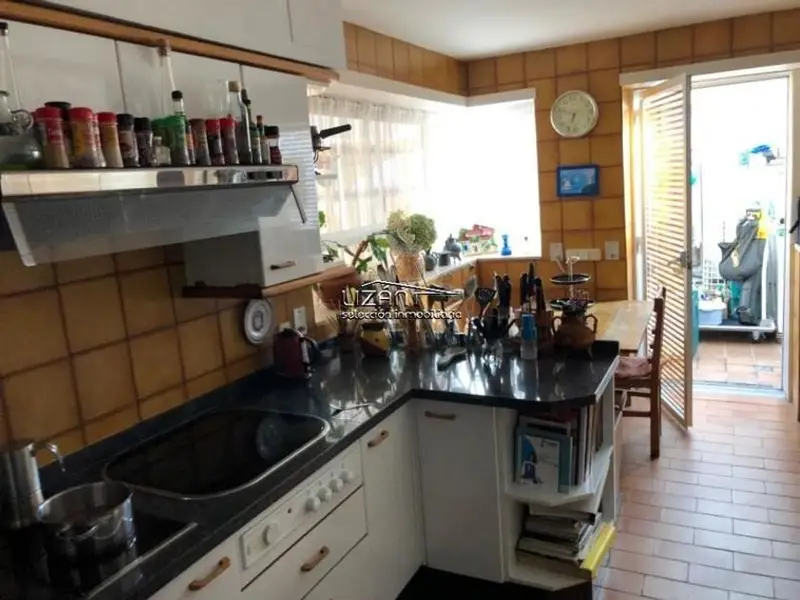 Chalet Adosado en Soto de Llanera 200m2 5 Dormitorios Piscina Privada