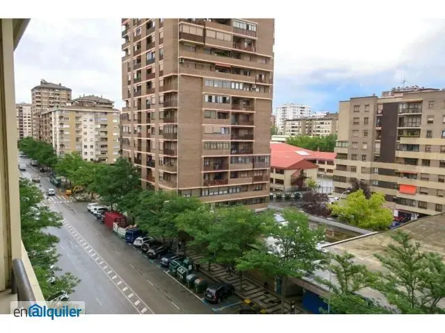 Alquiler Piso Estudiantes Azpilagaña 3 habitaciones 2 baños