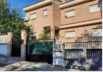 Casa en Alquiler Yeles Toledo