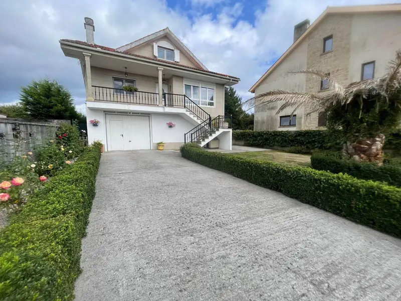 Chalet en venta en Teo, A Coruña