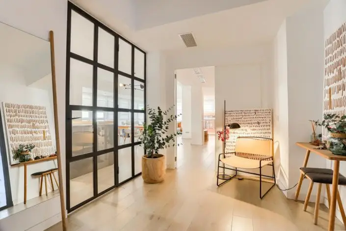 Apartamento 3 Dormitorios 190m2  Terraza Balcón  Chimenea