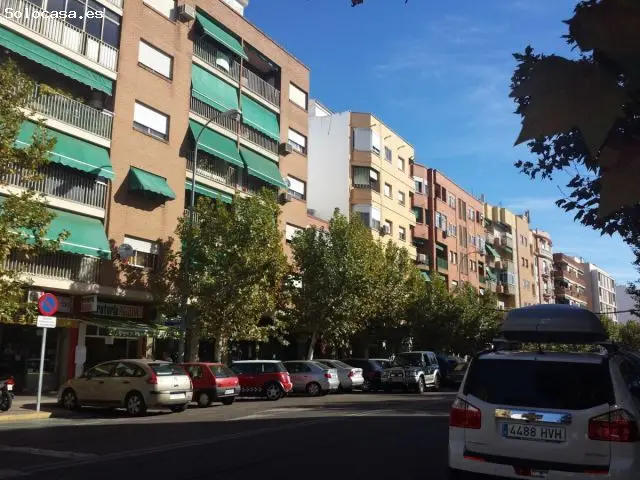 Local en Venta Avda Ricardo Carapeto 350m2