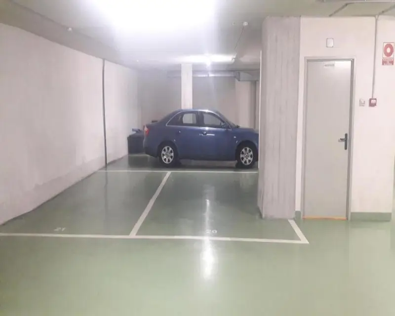 Garaje en Venta en A Coru	ña MENDA	ÑA DE NEYRA