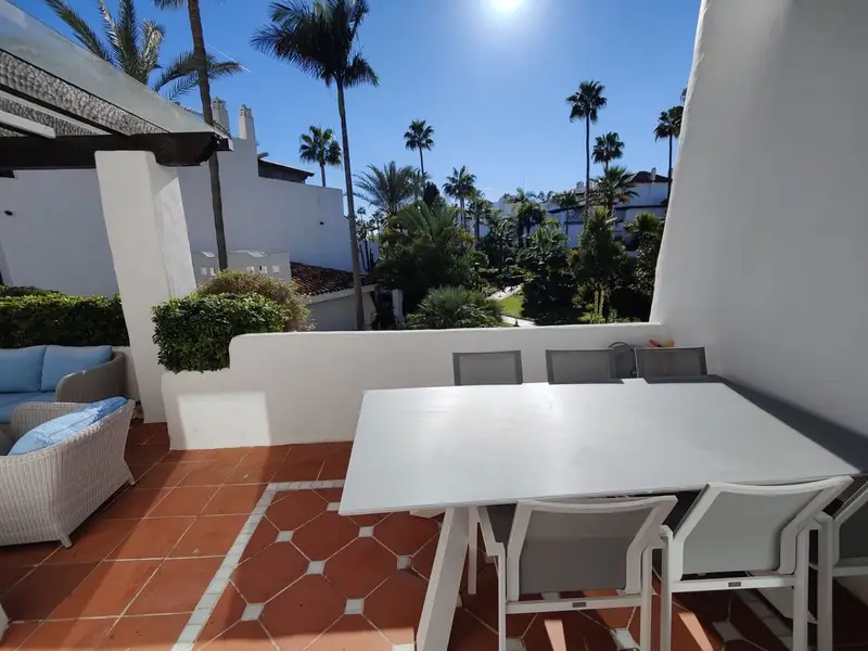 Apartamento de Lujo en Puerto Banus con Acceso Directo a la Playa