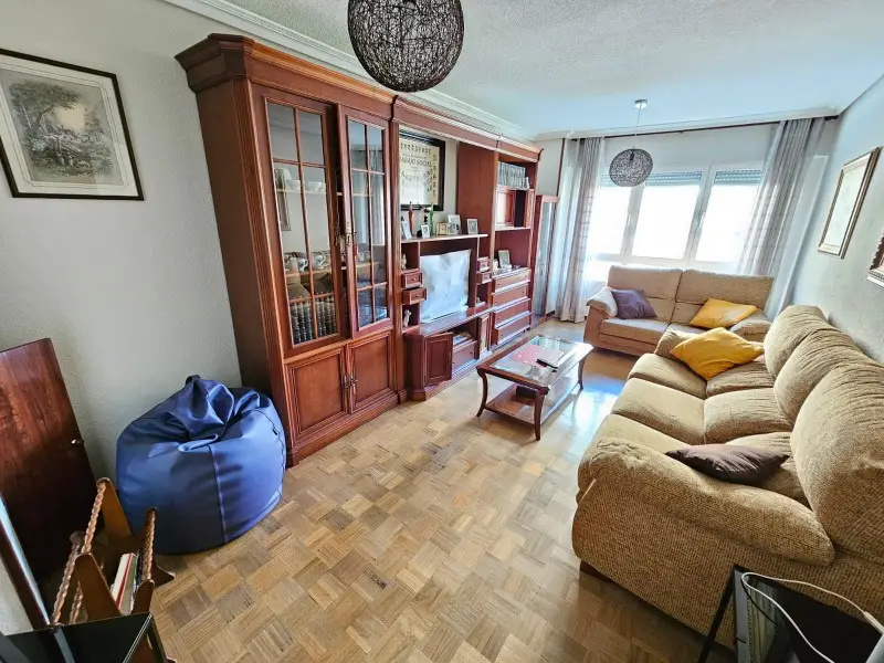 Venta Piso con terraza en La Central - Ref: 8062