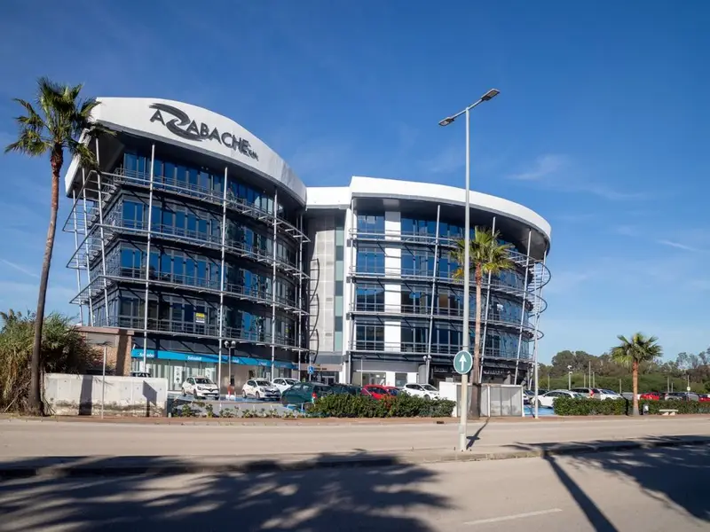 Local en Venta en Los Barrios 60m2 Aire Acondicionado Garaje