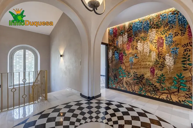 Chalet de Lujo en Granada Ciudad con Jardin y Bodega