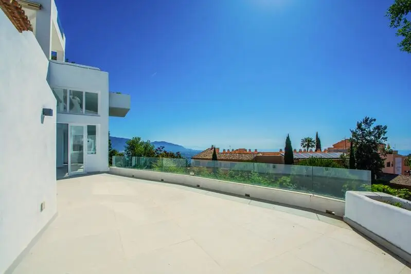Apartamento de Lujo en Mairena con Vistas al Mar