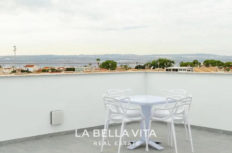 Villa Moderna en La Torreta Torrevieja con Piscina Privada