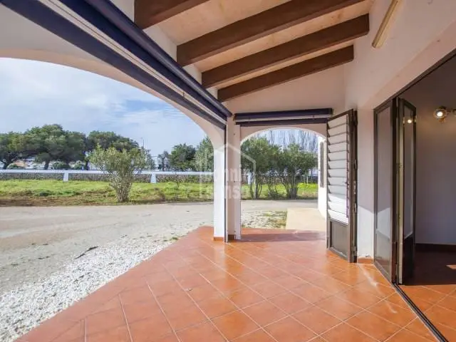 Casa de Campo Menorquina con 3 Dormitorios y 35500m2 de Terreno