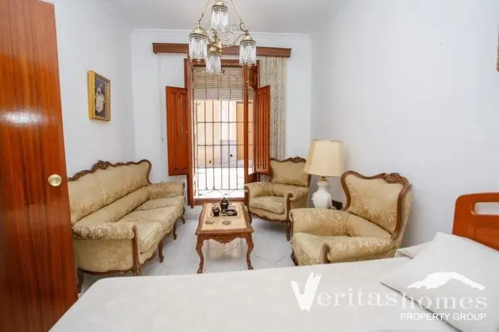 Casa Adosada en Vera 5 Dormitorios 2 Baños Garaje Grande
