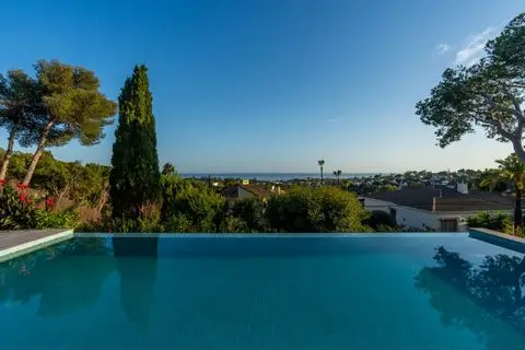 Villa Moderna 4 Dormitorios Vistas al Mar Elviria