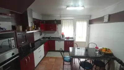 Casa en Marín con Vistas al Mar y Terreno