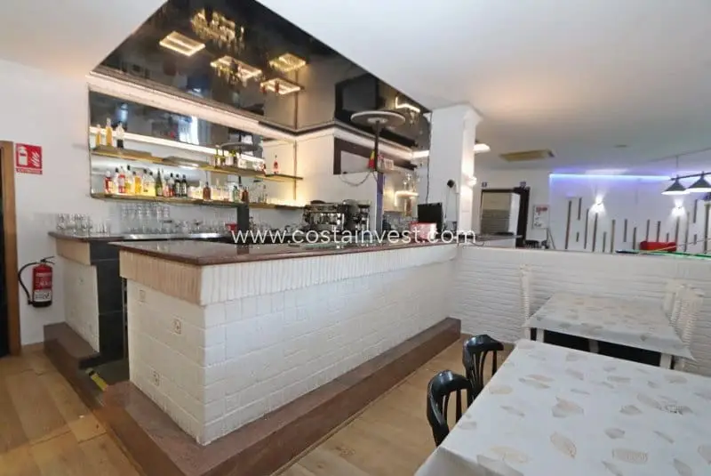 Local Comercial en Alquiler Playa Flamenca Orihuela Alicante