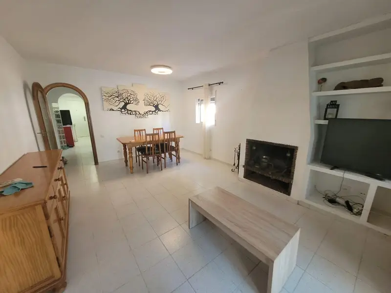 Casa en Urbanova con Piscina y Terraza - Cerca de la Playa