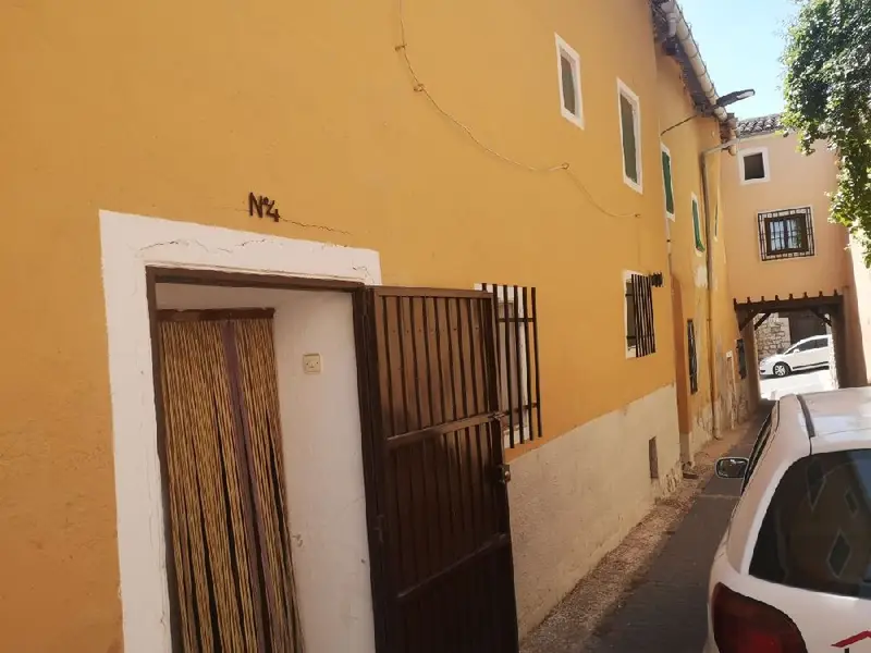 Venta Casa Grande Huete 2 Casas Posibles Cuevas Patio Soleado