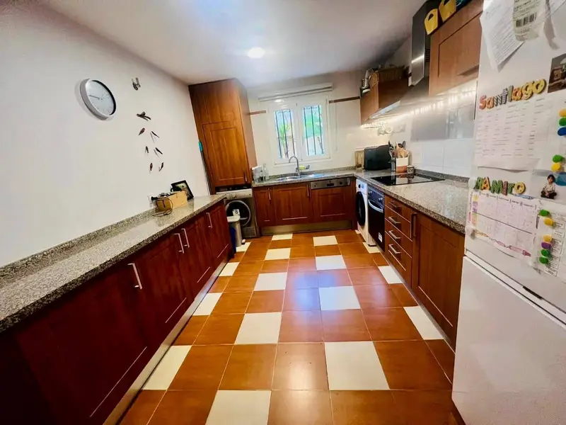 Casa Adosada en Sotogrande con 3 Dormitorios y Jardin Privado