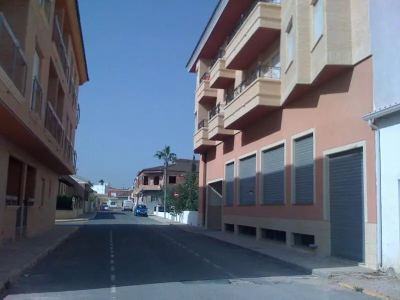 Local Comercial en Los Montesinos - 97m2 con Sótano de 85m2