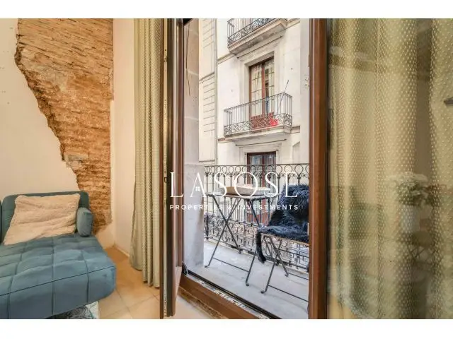 Piso Gótico Alquiler 2-6 Meses Amueblado