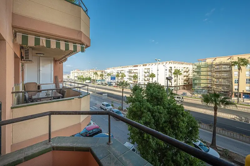 Apartamento en Venta en Manilva con Garaje y Piscina