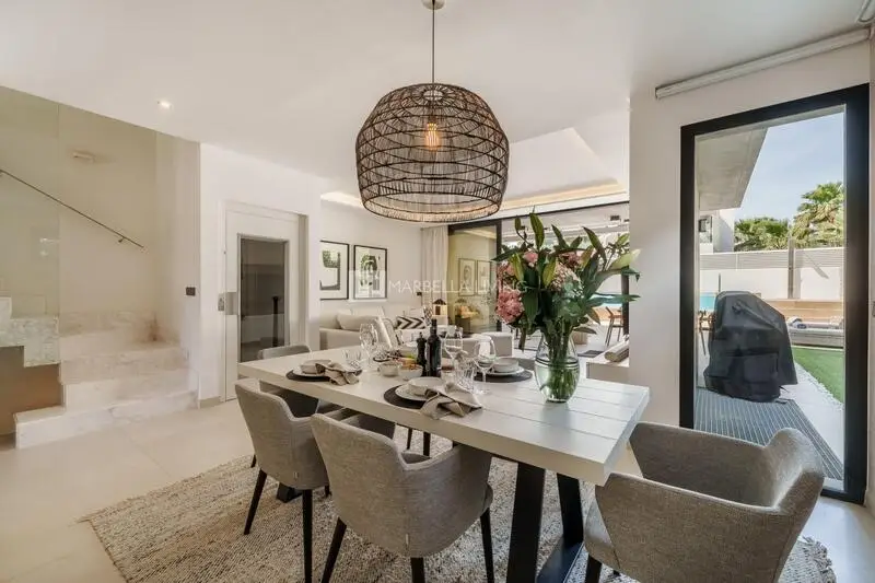 Casa de Campo de 5 Dormitorios en Puerto Banús