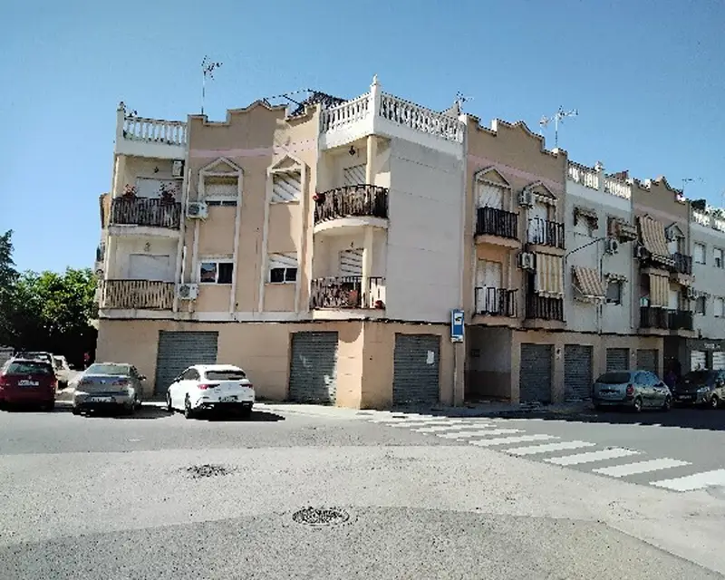 Piso 82m2 4 habitaciones 3 baños Peligros