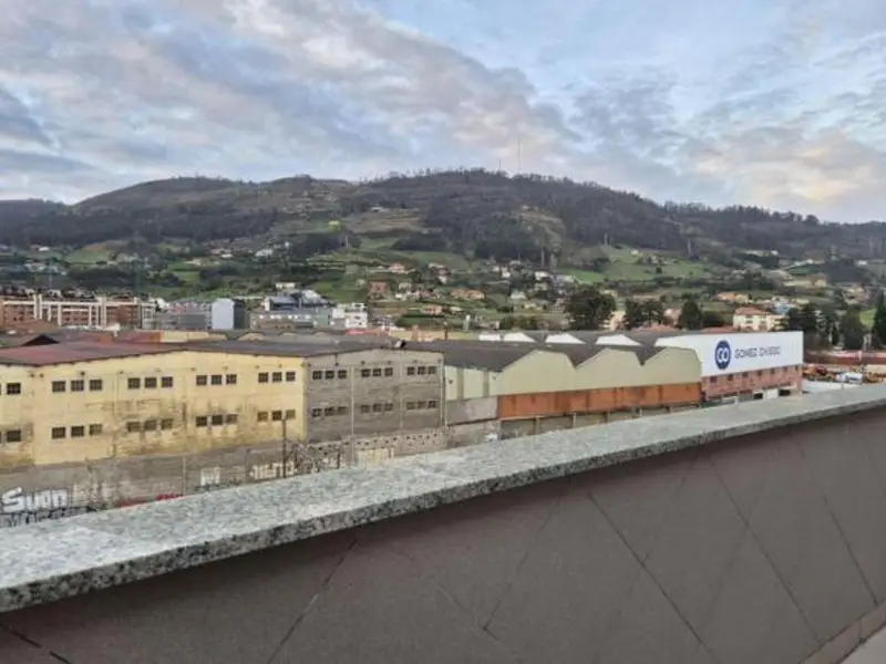 Atico en Oviedo cerca del centro con terraza y garaje