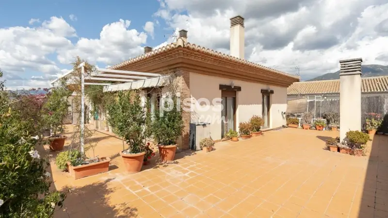 Ático con Terraza Panorámica en La Zubia Granada