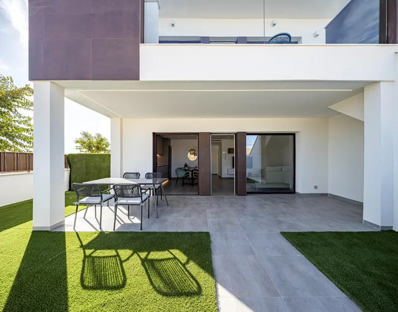 Bungalow en Pilar de la Horadada con Piscina y Terraza