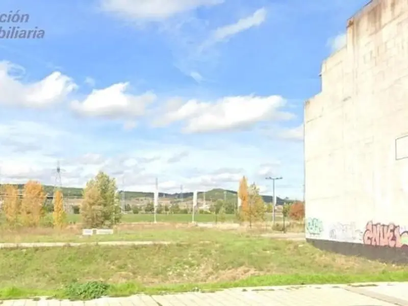 Terreno Residencial en Burgos cerca de comercios y colegios