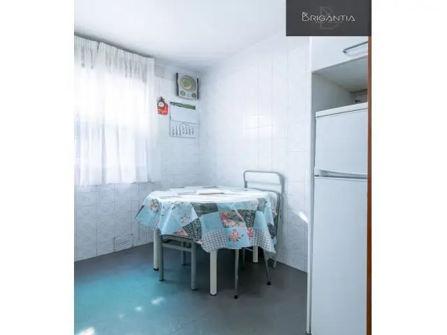 Piso en Venta en A Coruna 4 Dormitorios 2 Baños Cerca Centro