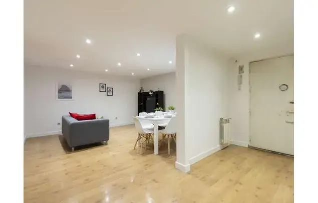Alquiler de Habitaci
ón en Madrid Centro Apartamento Moderno