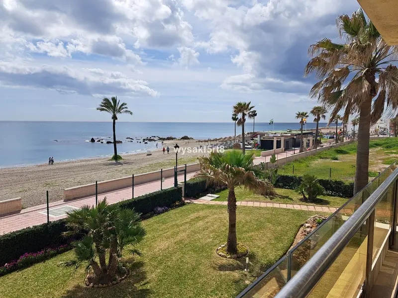 Apartamento 2 Dormitorios Primera Linea de Playa La Duquesa