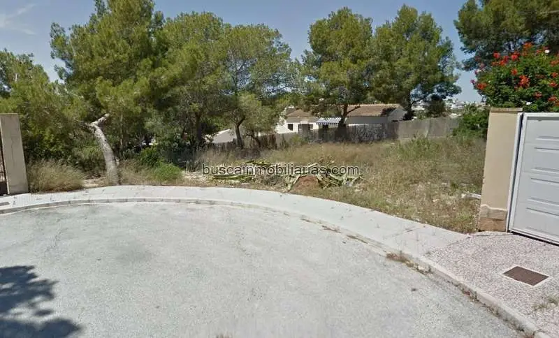 Parcela en Orihuela Costa cerca de campos de golf
