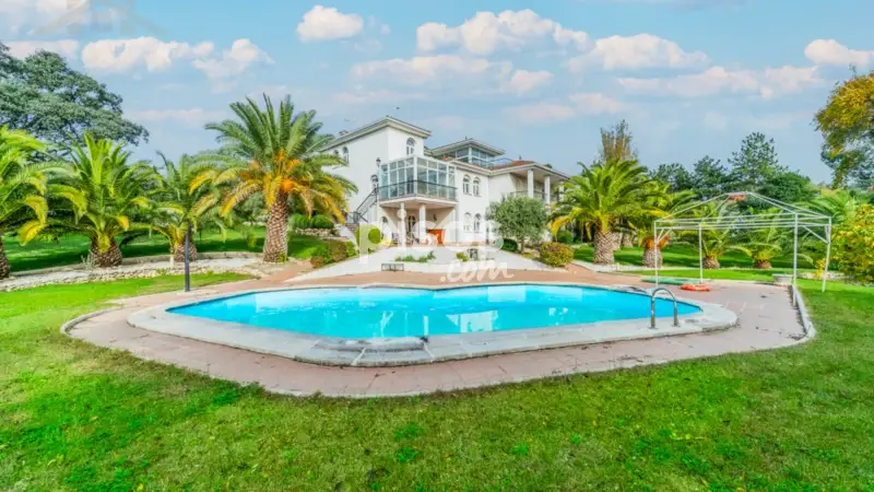 Chalet en Montepríncipe 840m2