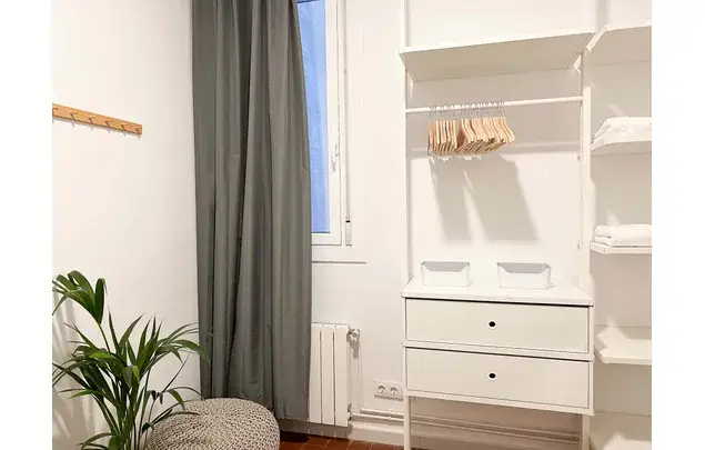 Habitacion 190m2 Barcelona Alquiler Media Temporada