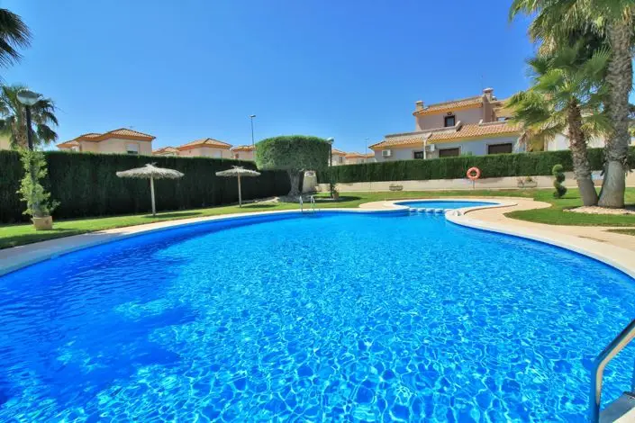 Bungalow en Villamartin 2 dormitorios con Solarium